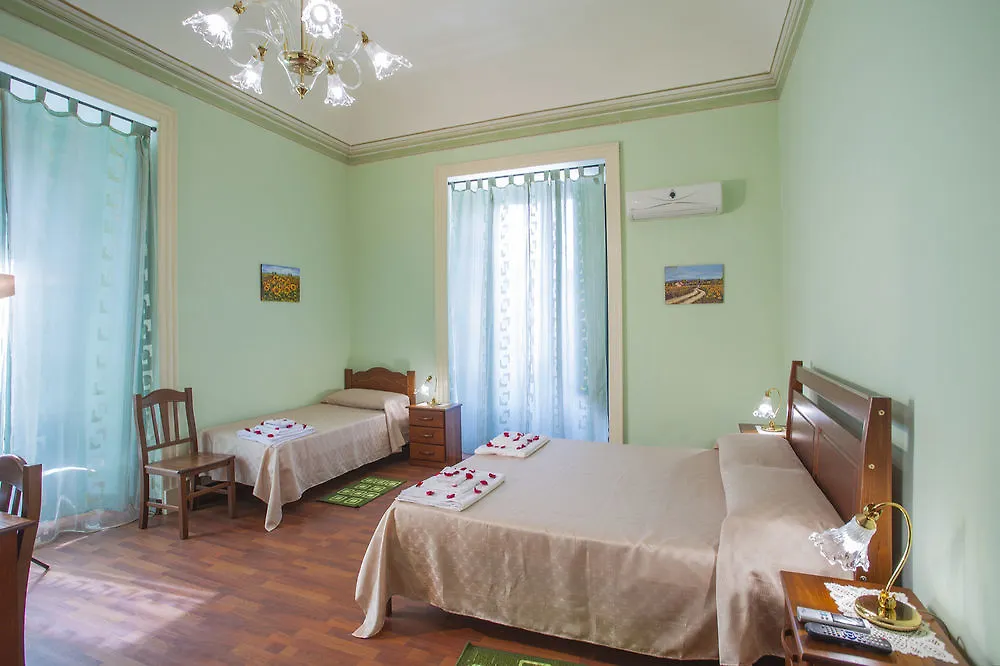 *** Bed & Breakfast Bed and Breakfast Siciliaetnamare Riposto Italia